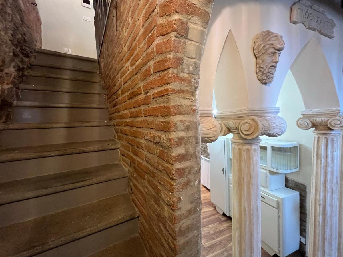 Cortona Suite - The House With Well And The Frescos Palace Bagian luar foto