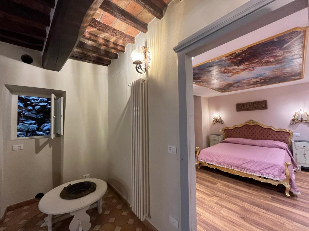 Cortona Suite - The House With Well And The Frescos Palace Bagian luar foto
