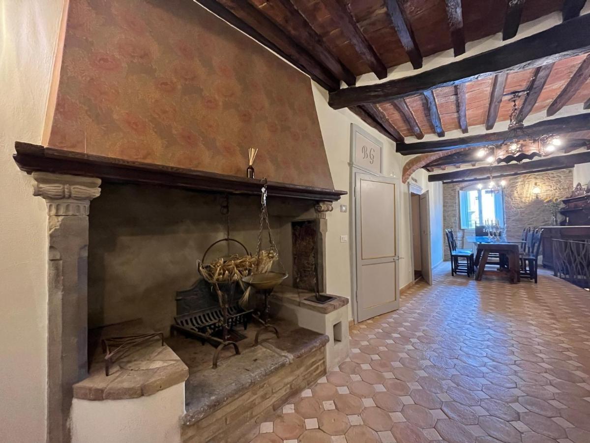 Cortona Suite - The House With Well And The Frescos Palace Bagian luar foto